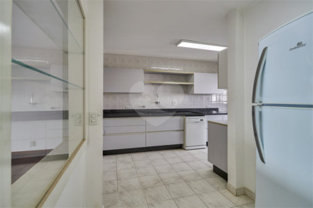 Cobertura à venda ou para alugar com 5 quartos, sendo 2 suítes, em Alto da Boa Vista, São Paulo, SP