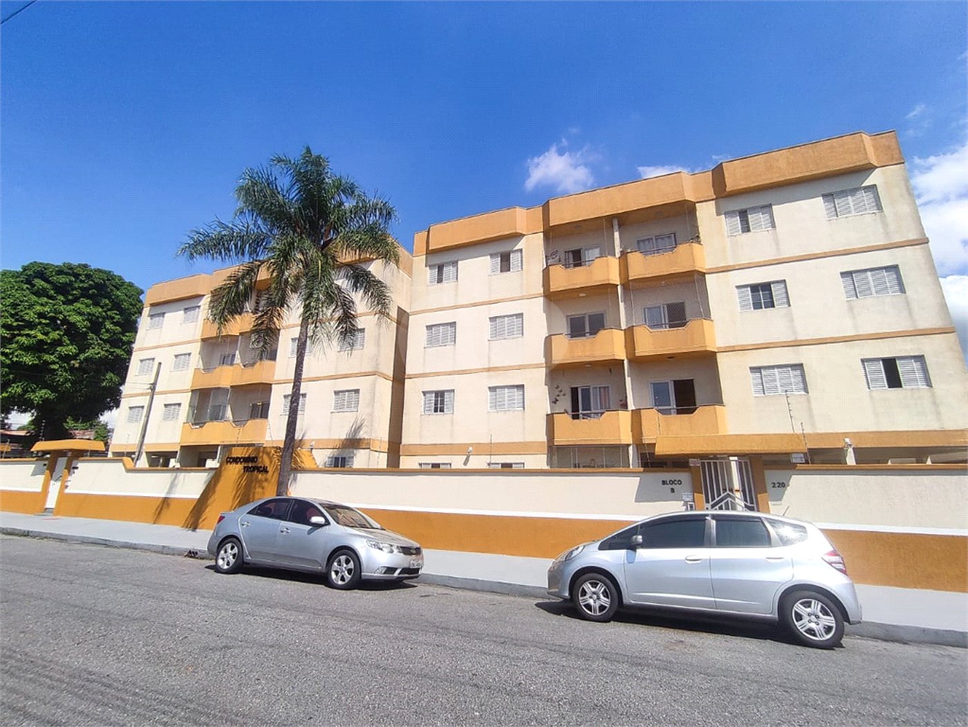 Apartamento à venda com 2 quartos, sendo 1 suíte, em Parque São Luís, Taubaté, SP