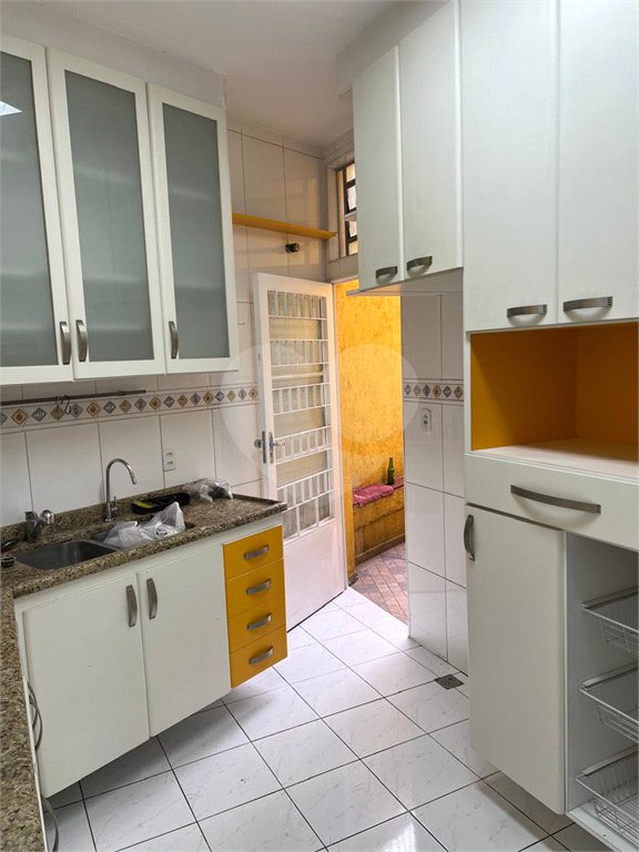 Sobrado à venda com 5 quartos, sendo 2 suítes, em Vila Universitária, São Paulo, SP
