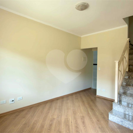 Casa à venda com 2 quartos no condomínio Portal dos Gamez, Atibaia - SP
