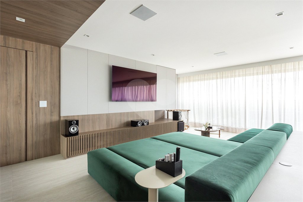 Apartamento à venda com 3 suítes em Jardim Morumbi, São Paulo, SP
