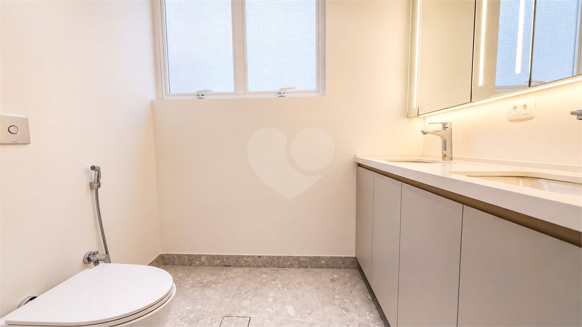 Apartamento à venda com 3 quartos, sendo 1 suíte, em Jardim Paulista, São Paulo, SP
