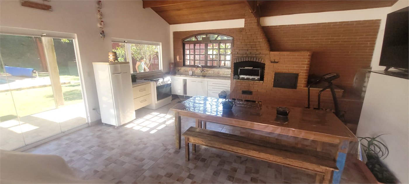 Casa à venda com 3 quartos, sendo 2 suítes,  em Mantiqueira, Mairiporã, SP
