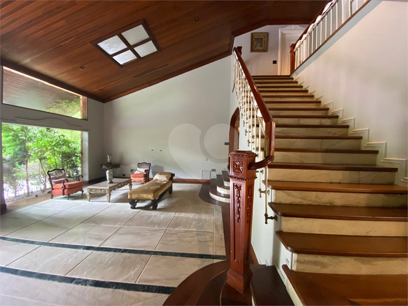 Casa à venda ou para alugar com 5 quartos, sendo 3 suítes,  em Fazenda Morumbi, São Paulo, SP