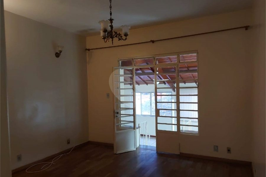 Sobrado à venda com 3 quartos em Tremembé, São Paulo, SP