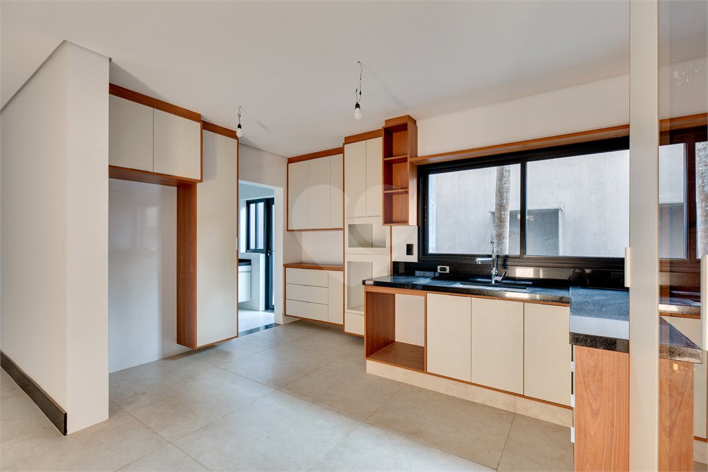 Casa à venda com 4 suítes no condomínio Reserva Robélia, São Paulo - SP