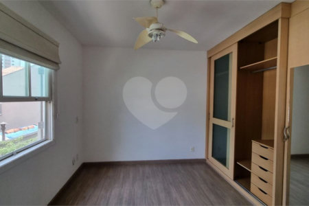 Casa à venda com 3 quartos, sendo 1 suíte,  no condomínio Residencial Villagio, São Paulo - SP