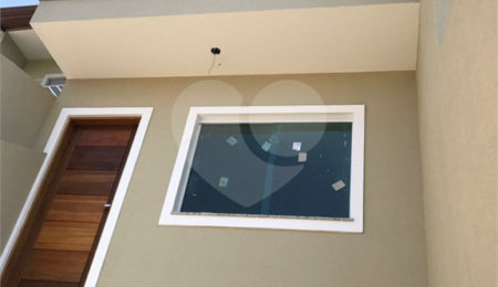 Sobrado à venda com 3 quartos, sendo 1 suíte,  em Tremembé, São Paulo, SP