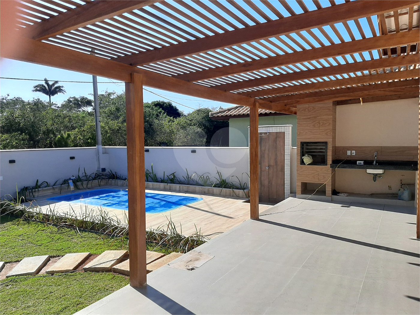 Terreno em condomínio à venda com 4 quartos, sendo 2 suítes,  em Caravelas, Armação dos Búzios, RJ