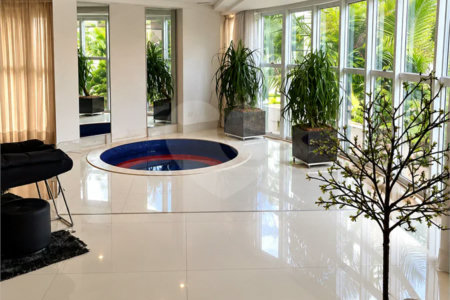 Mansão de 800 m² no Swiss Park, em São Bernardo do Campo, com 4 suítes, piscina, área gourmet, sauna e lazer completo em condomínio de alto padrão.