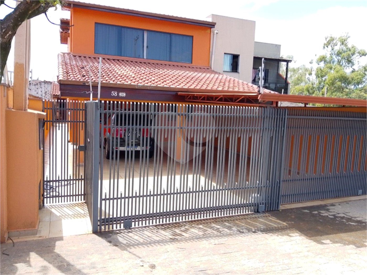 Sobrado à venda com 4 quartos, sendo 1 suíte, em Wanel Ville, Sorocaba, SP