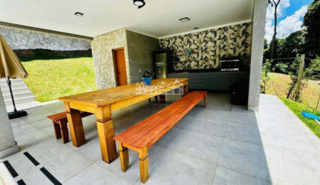 Casa à venda com 4 suítes no condomínio Portal Ouro Verde, Atibaia - SP