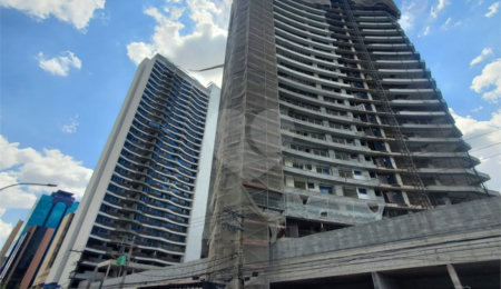 Apartamento à venda com 3 suítes em Moema, São Paulo, SP