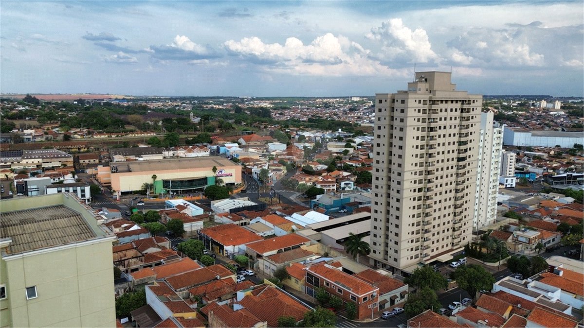 Apartamento à venda com 2 quartos, sendo 1 suíte, no Centro, Araraquara, SP