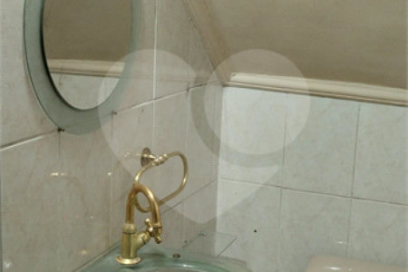 Sobrado à venda com 4 quartos, sendo 1 suíte, em Vila Nivi, São Paulo, SP