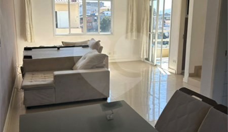 Casa à venda com 3 quartos, sendo 1 suíte,  no condomínio Village St. Louis, São Paulo - SP