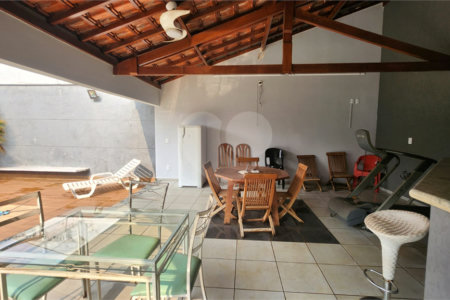 Casa à venda com 3 quartos, sendo 1 suíte, em Vila Harmonia, Araraquara, SP