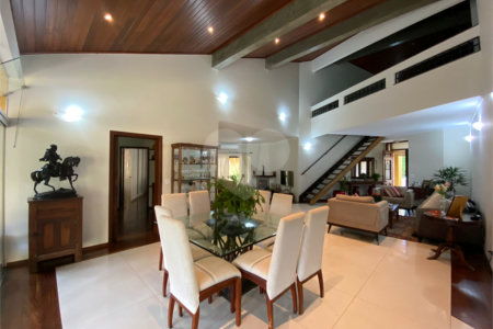 Casa térrea no Condomínio Parque Faber I