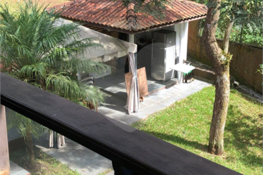 Casa à venda com 3 quartos, sendo 1 suíte,  no condomínio Alpes da Cantareira, Mairiporã - SP