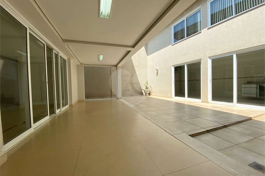Sobrado à venda com 4 quartos, sendo 3 suítes, em Vila Ester (zona Norte), São Paulo, SP