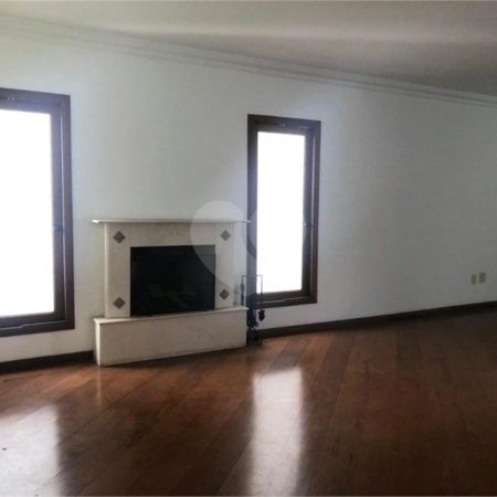Casa à venda com 4 suítes no condomínio Vila das Emboabas, São Paulo - SP