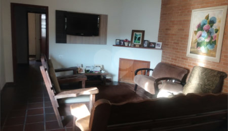 Casa à venda com 4 quartos, sendo 1 suíte,  em Jardim Celani, Salto, SP