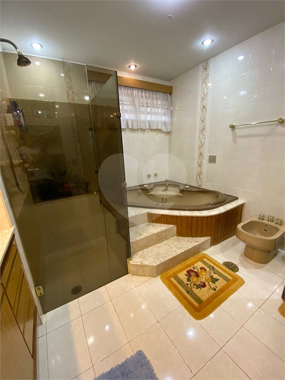 Casa à venda com 4 quartos, sendo 1 suíte,  em Vila Oliveira, Mogi das Cruzes, SP