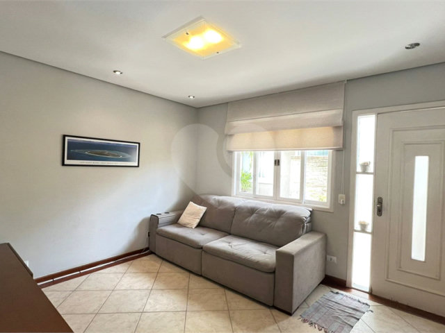 Casa à venda com 3 quartos, sendo 1 suíte,  no condomínio Villagio Tramway, São Paulo - SP