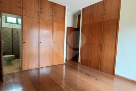 Casa à venda com 4 quartos, sendo 2 suítes, em Jardim Sumaré, Ribeirão Preto, SP
