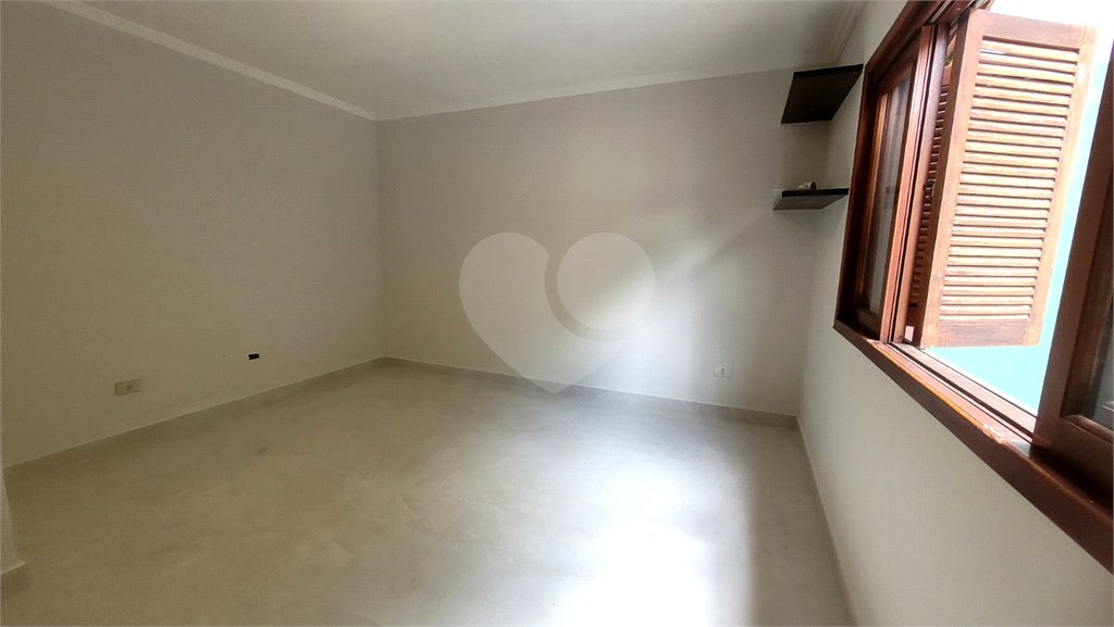 Casa à venda com 5 quartos, sendo 3 suítes, no condomínio Alpes da Cantareira, Mairiporã - SP