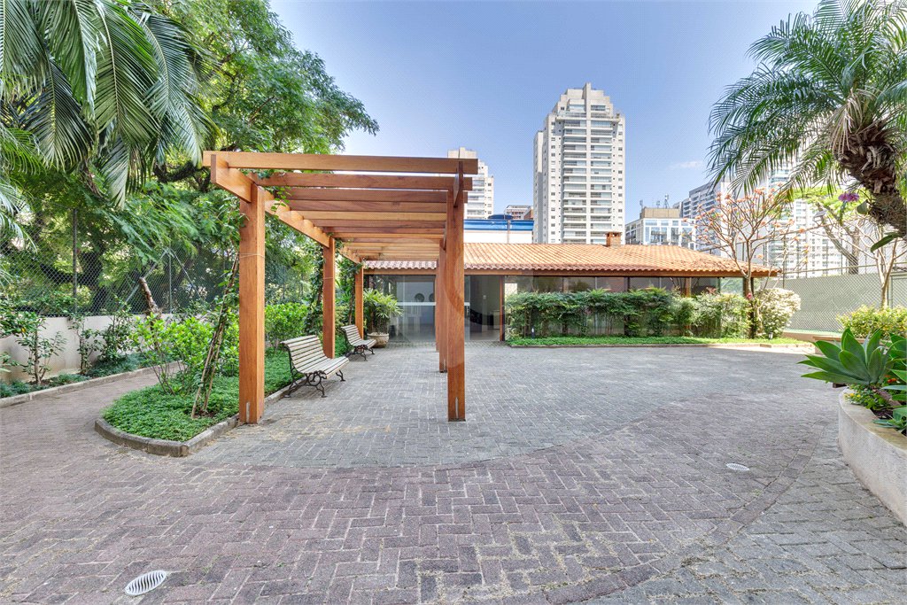 Apartamento à venda com 4 quartos, sendo 1 suíte, em Alto da Boa Vista, São Paulo, SP