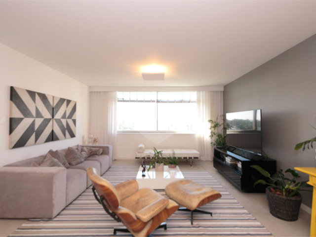 Apartamento à venda com 4 quartos, sendo 1 suíte,  em Alto da Boa Vista, São Paulo, SP