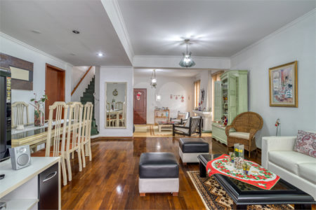 Casa de Vila à venda com 4 quartos, sendo 2 suítes, em Granja Julieta, São Paulo, SP