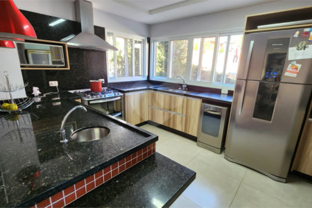 Casa à venda ou para alugar com 5 suítes no condomínio Residencial Jardim Primavera, Louveira - SP