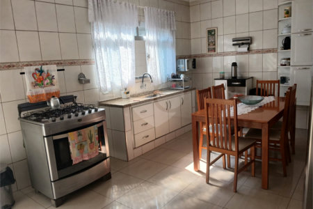 Casa à venda com 4 quartos, sendo 1 suíte, em Jardim Rosa de Franca, Guarulhos, SP