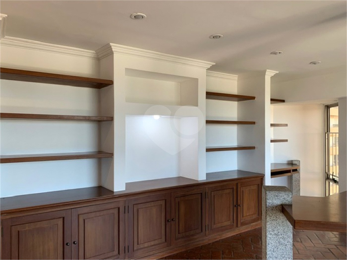 Apartamento à venda com 3 quartos, sendo 1 suíte, em Alto da Boa Vista, São Paulo, SP
