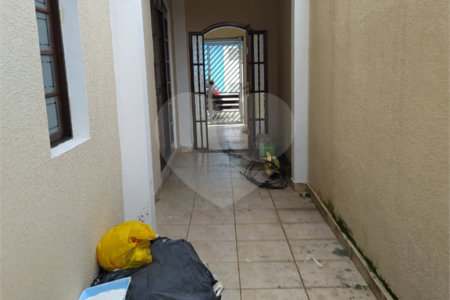 Sobrado à venda com 3 quartos, sendo 1 suíte,  em Vila Urupês, Suzano, SP
