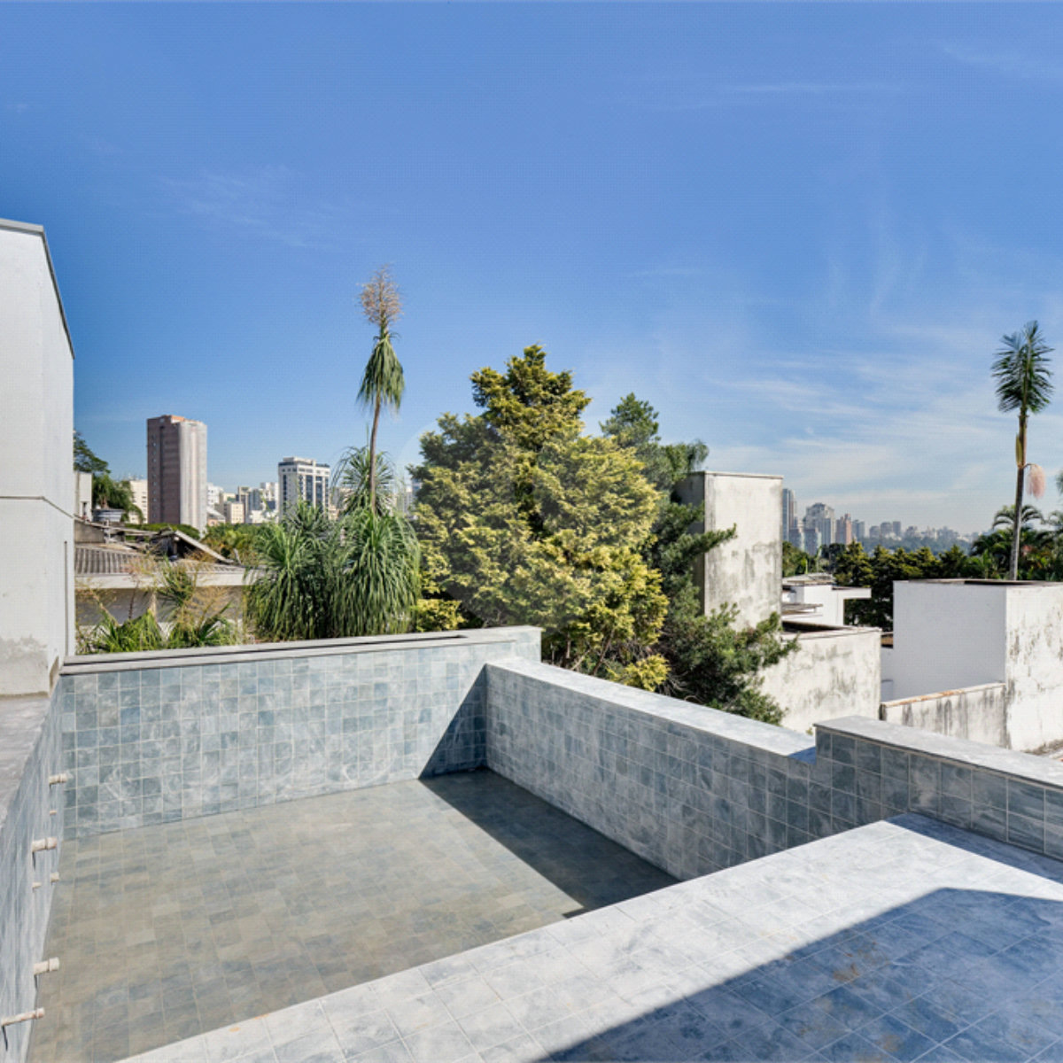 Casa à venda com 4 quartos, sendo 2 suítes, no condomínio Casa Jardim Ibirapuera, São Paulo - SP
