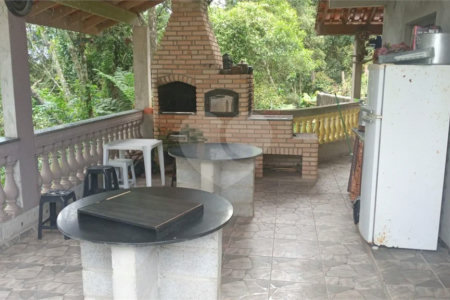 Chácara com 750m² , 4 dormitórios , sendo 1 suíte , 50 vagas , à venda em Santo André.