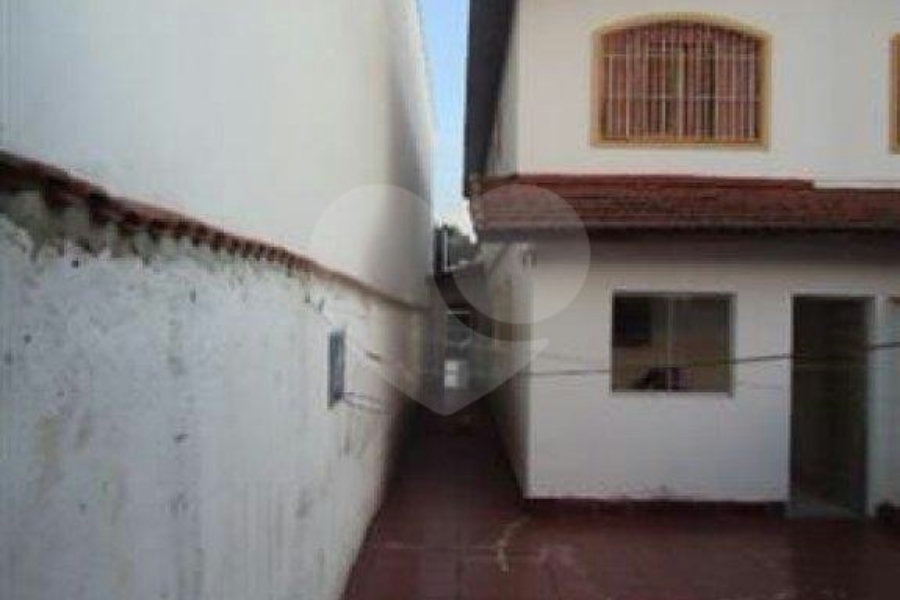 Sobrado à venda com 3 quartos, sendo 1 suíte,  em Parque Edu Chaves, São Paulo, SP