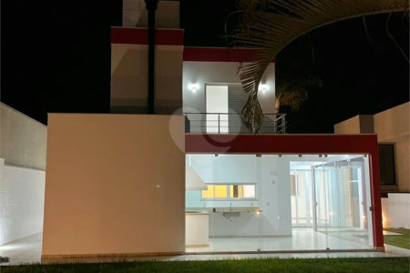 Casa para alugar com 3 suítes no condomínio Figueira Garden, Atibaia - SP