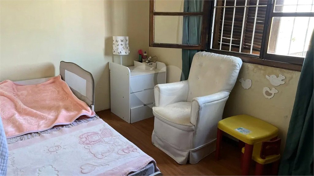 Sobrado à venda com 3 quartos, sendo 1 suíte,  em Parque Ipê, São Paulo, SP