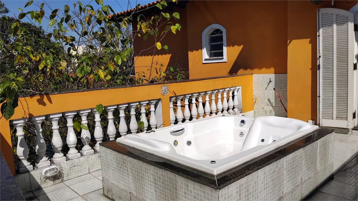 Sobrado à venda com 3 quartos, sendo 1 suíte, em Jardim Bonfiglioli, São Paulo, SP