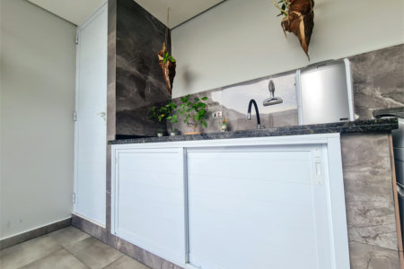 Casa à venda com 3 quartos, sendo 1 suíte, no condomínio Horto Florestal Iii, Sorocaba - SP