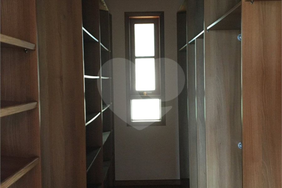 Casa à venda com 5 quartos, sendo 4 suítes,  no condomínio Cantareira, Mairiporã - SP