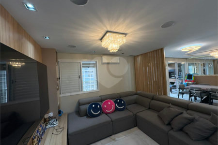 Apartamento à venda com 4 quartos, sendo 3 suítes, em Vila Augusta, Guarulhos, SP