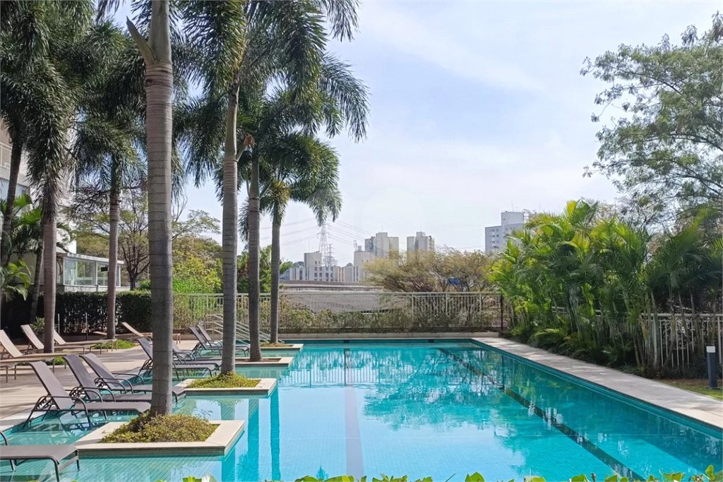 Apartamento à venda com 3 quartos, sendo 1 suíte,  em Jardim Vazani, São Paulo, SP
