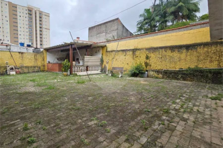 Casa Térrea à venda com 3 quartos, sendo 1 suíte, no Centro, Poá, SP