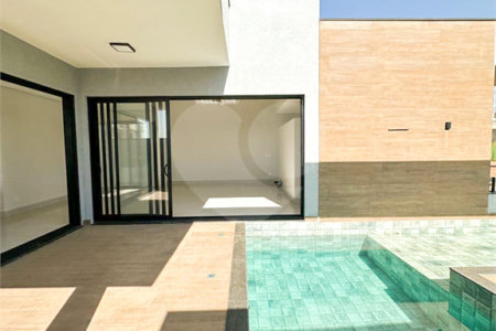 Casa à venda com 3 quartos, sendo 1 suíte, no condomínio Residencial Mont'alcino, Valinhos - SP