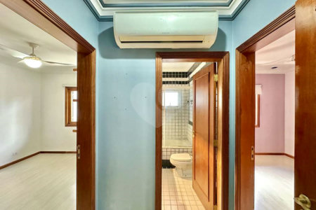 Casa à venda com 4 quartos, sendo 2 suítes,  no condomínio São Paulo Ii, Cotia - SP